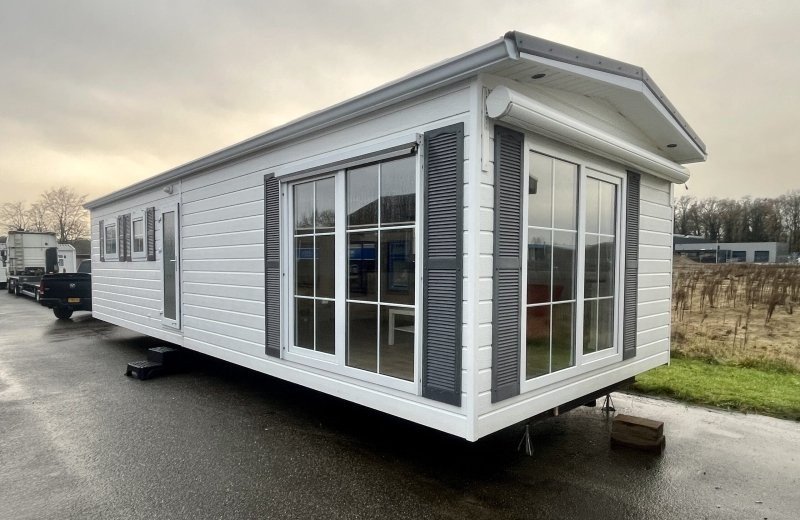 Spiegelverkehrt Chalet Kunststof 2009